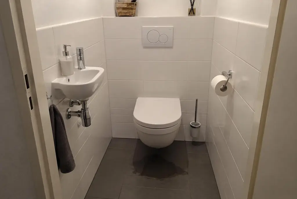 Lekdetectie Vaassen – natte vloer bij een toilet